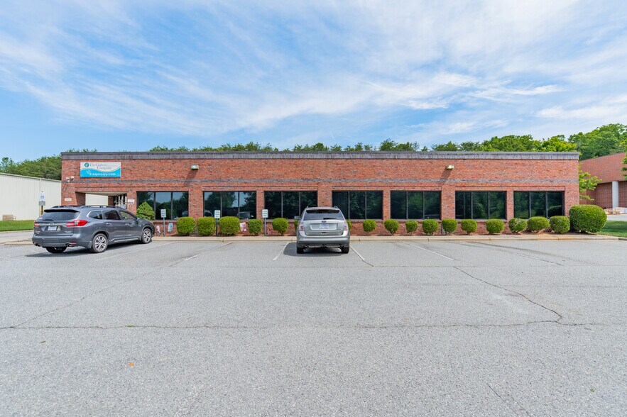 117 Eastbend Ct, Mooresville, NC à vendre - Photo de l’immeuble – Image 2 sur 13