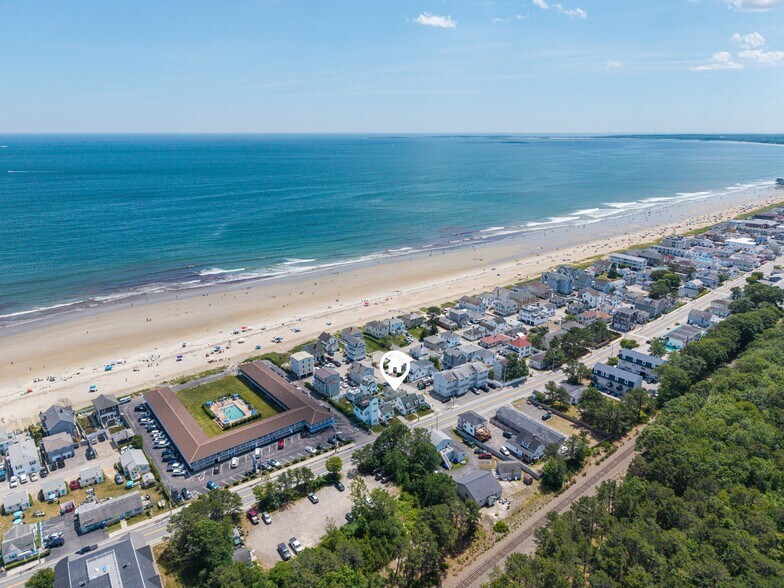 165 E Grand Ave, Old Orchard Beach, ME à vendre - Photo de l’immeuble – Image 2 sur 14