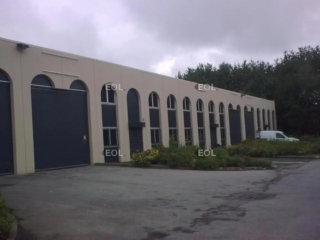 Local d’activités dans Noisy-le-Grand à louer Photo de l’immeuble– Image 1 sur 12