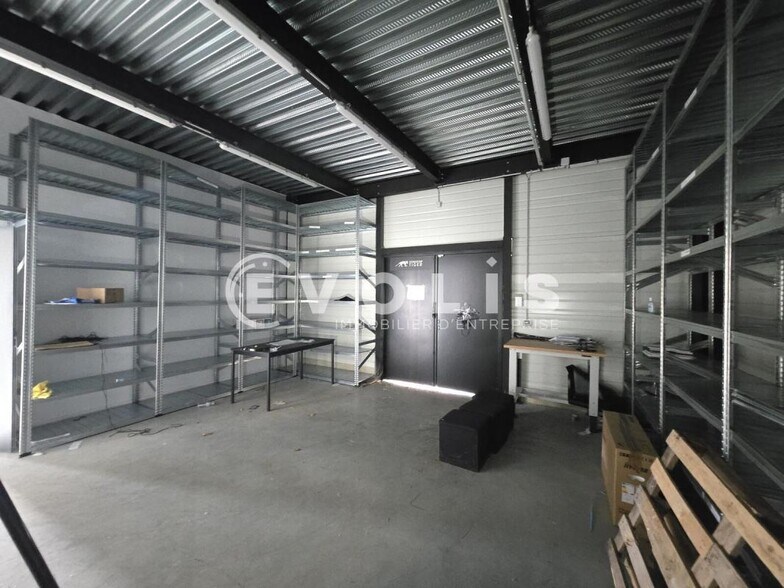 Local commercial dans Marcoussis à vendre - Photo intérieure – Image 2 sur 13