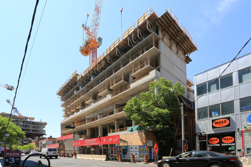 310-318 Richmond St W, Toronto, ON à louer - Photo de l’immeuble – Image 2 sur 5