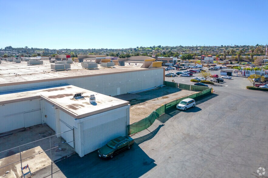 935 Sweetwater Rd, Spring Valley, CA à louer - Photo de l’immeuble – Image 3 sur 4