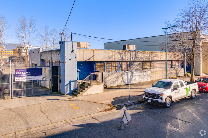 247 E 1st Ave, Vancouver, BC à louer - Photo principale – Image 1 sur 3