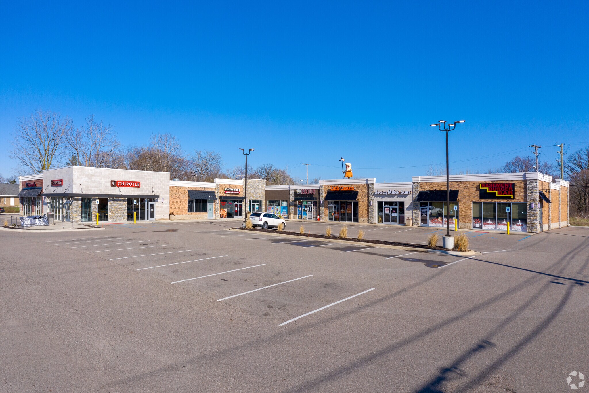 42400-42454 Ford Rd, Canton, MI à louer Photo de l’immeuble– Image 1 sur 9