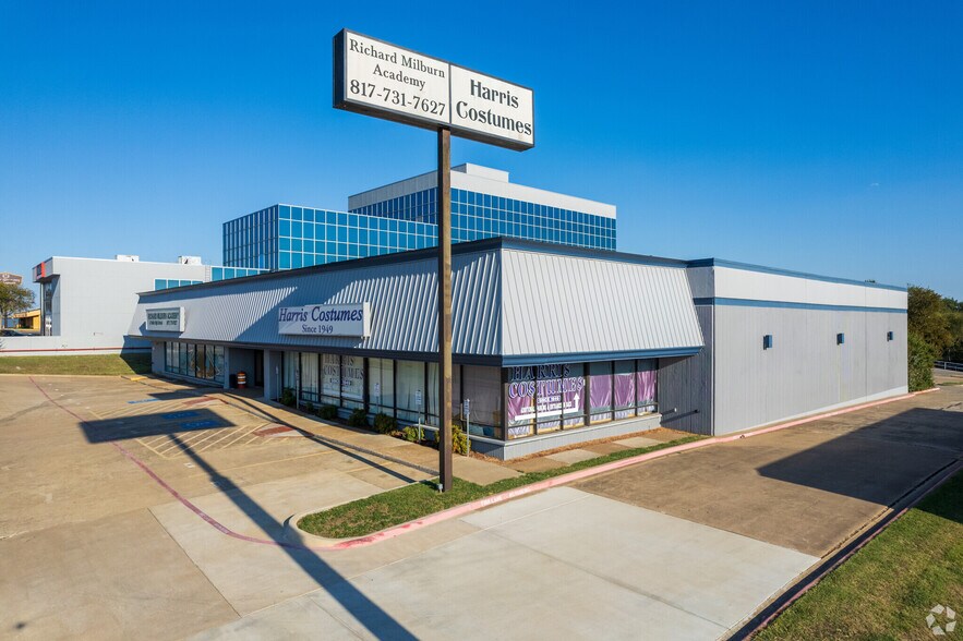 6785 Camp Bowie Blvd, Fort Worth, TX à louer - Photo de l’immeuble – Image 1 sur 2
