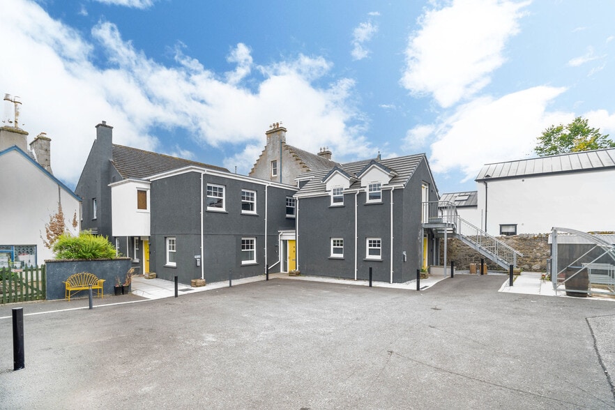 15-17 High Street, Kingussie à vendre - Photo principale – Image 1 sur 15