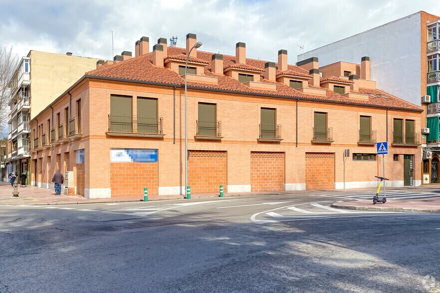 Paseo Val, 1, Alcalá de Henares, Madrid à louer - Photo principale – Image 1 sur 2