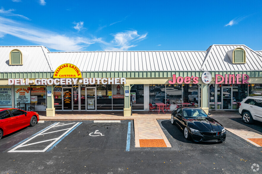 1175-1269 Airport Pulling Rd, Naples, FL à louer - Photo de l’immeuble – Image 3 sur 11