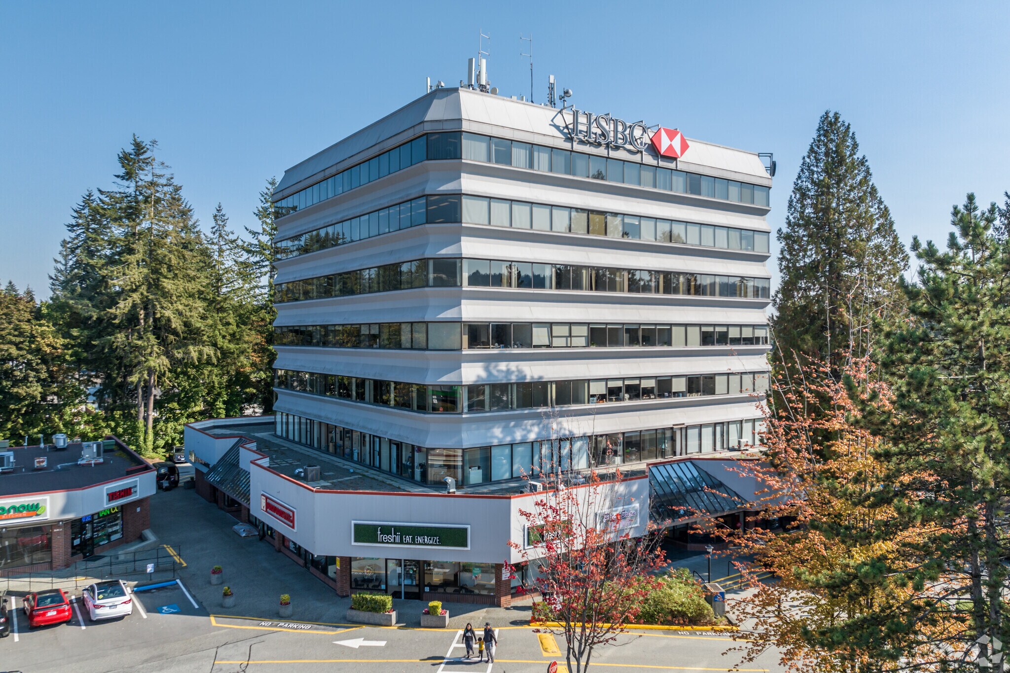 2755 Lougheed Hwy, Port Coquitlam, BC à louer Photo de l’immeuble– Image 1 sur 17