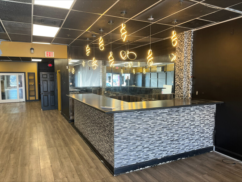 245 Maple St, Manchester, NH à louer - Photo de l’immeuble – Image 3 sur 12