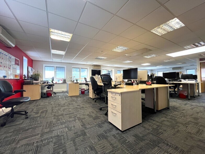 3 High St, Gerrards Cross à vendre - Photo de l’immeuble – Image 3 sur 5