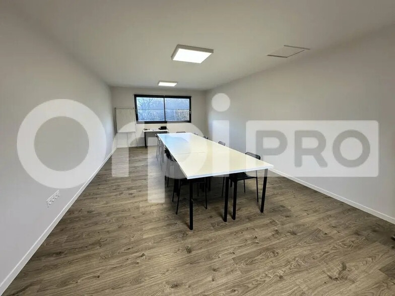 Industriel/Logistique dans Bressols à louer - Photo intérieure – Image 2 sur 6