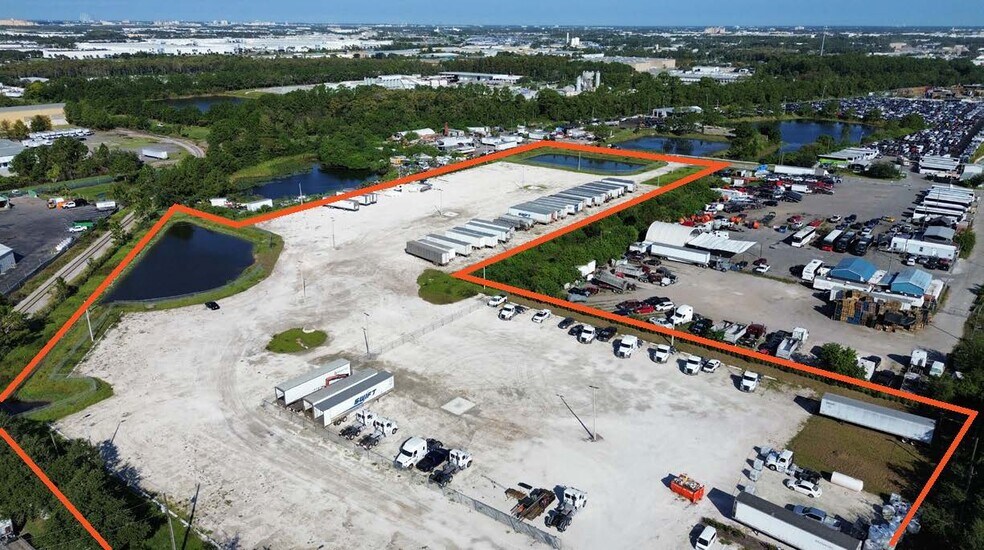 335 Central Florida Pky, Orlando, FL à louer - Photo de l’immeuble – Image 3 sur 11
