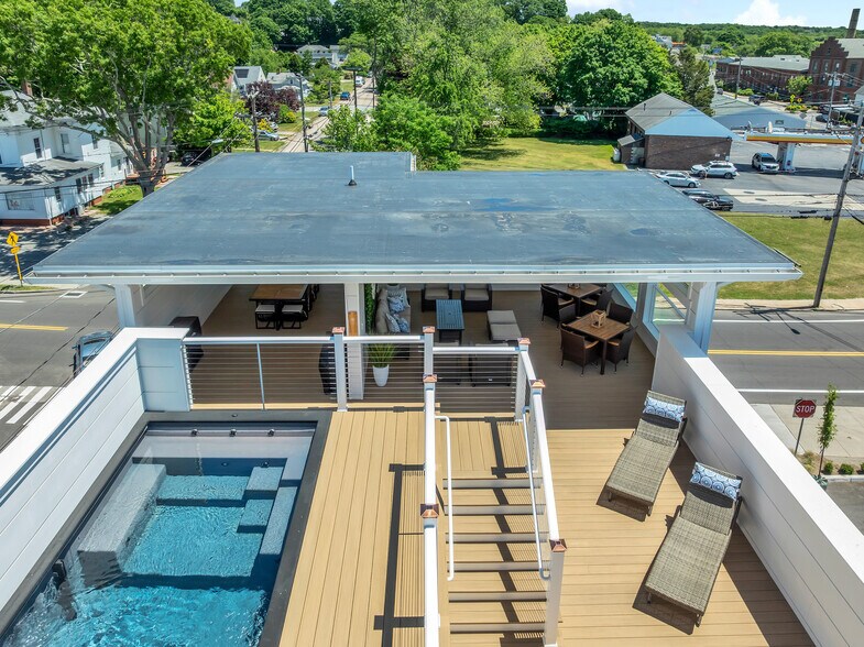 32 Broadway Ave, Mystic, CT à vendre - Photo de l’immeuble – Image 2 sur 51