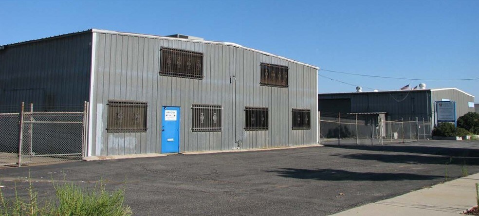 1639 S Campus Ave, Ontario, CA à louer - Photo de l’immeuble – Image 2 sur 8