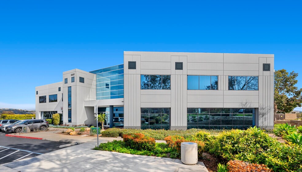 5860 El Camino Real, Carlsbad, CA à louer - Photo de l’immeuble – Image 2 sur 3