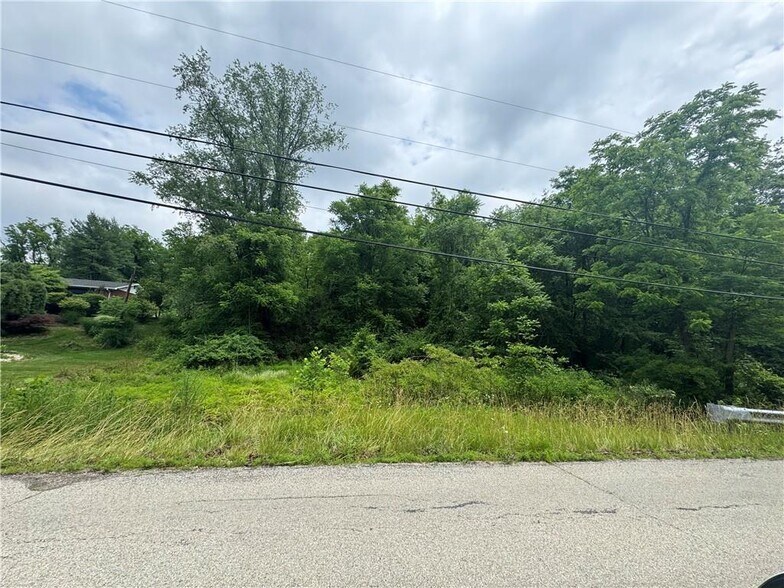 373 Lakeview Dr, Washington, PA à vendre - Photo principale – Image 1 sur 19