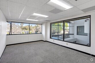 97 E Brokaw Rd, San Jose, CA à louer Photo intérieure– Image 2 sur 5