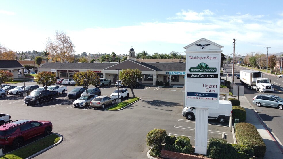 1111-1161 E Washington Ave, Escondido, CA à louer - Photo de l’immeuble – Image 2 sur 7