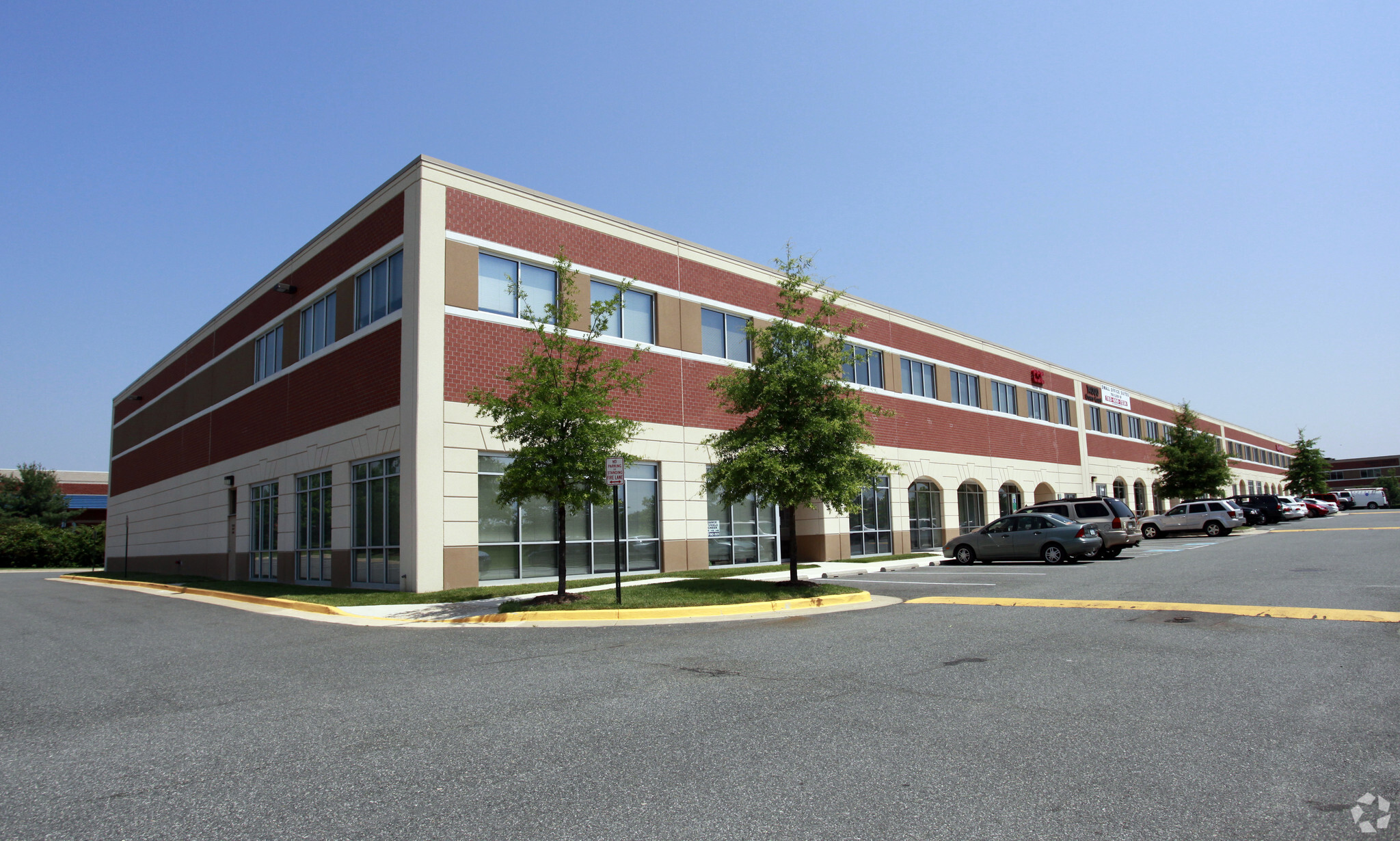 14000-14050 Crown Ct, Woodbridge, VA à louer Photo de l’immeuble– Image 1 sur 9