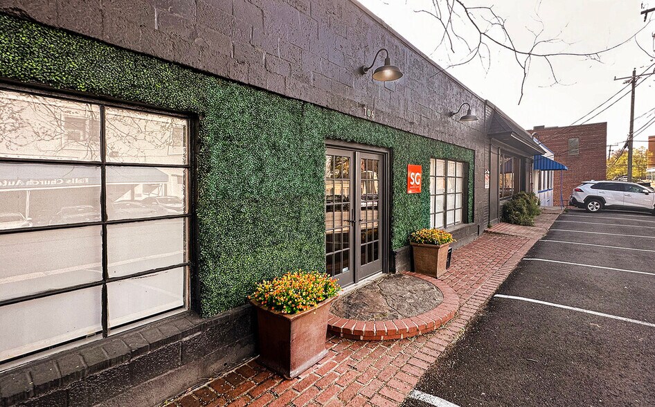 106 W Jefferson St, Falls Church, VA à louer - Photo de l’immeuble – Image 2 sur 13