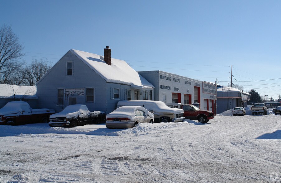 7007 S Cedar St, Lansing, MI à vendre - Photo de l’immeuble – Image 2 sur 3