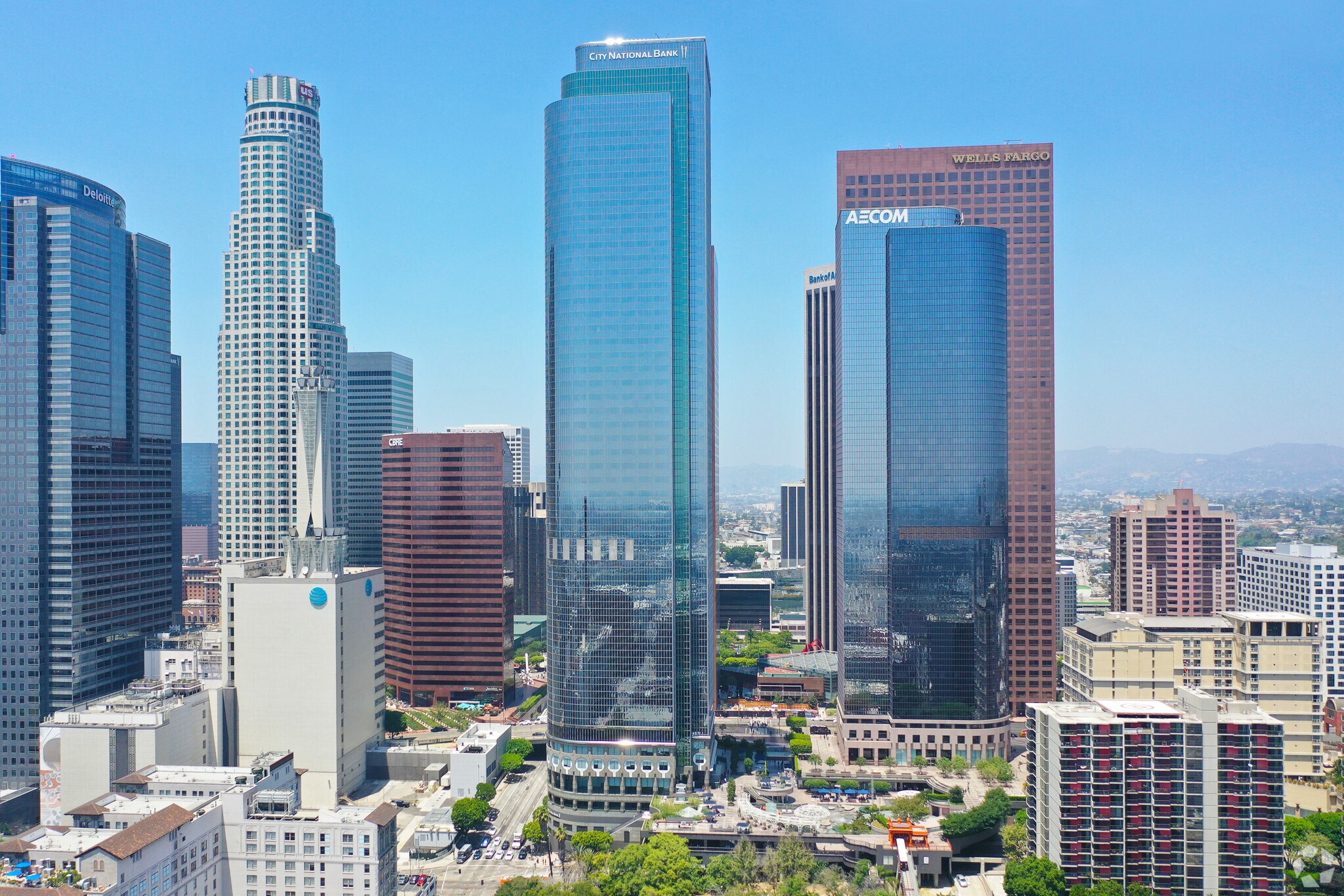 300 S Grand Ave, Los Angeles, CA à louer Photo de l’immeuble– Image 1 sur 3