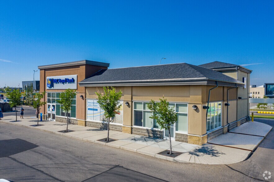 40 Saddletowne Cir NE, Calgary, AB à vendre - Photo principale – Image 1 sur 3
