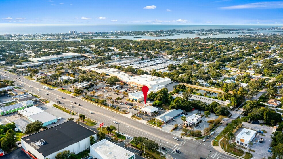 13785-13789 Walsingham Rd, Largo, FL à vendre - Photo de l’immeuble – Image 2 sur 5