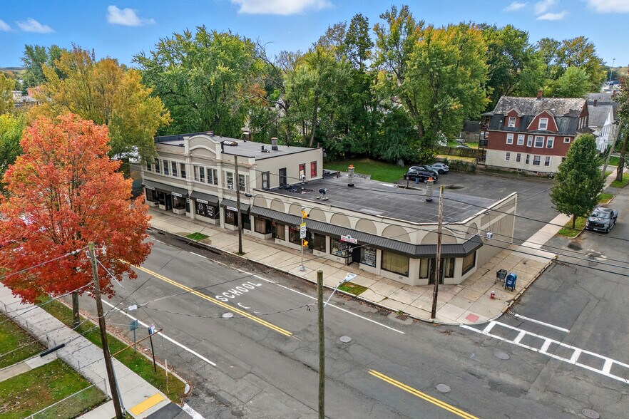 436 Main St, West Springfield, MA à louer - Photo de l’immeuble – Image 2 sur 9