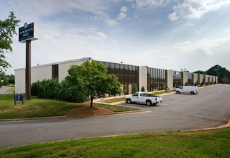 Plus de détails pour 1903-1955 Scott Futrell Dr, Charlotte, NC - Local d'activités à louer