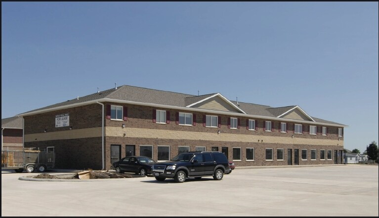 4-7 Hawkeye Dr, North Liberty, IA à louer Photo principale– Image 1 sur 3