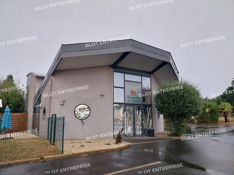 Bureau dans Lanvallay à louer - Photo de l’immeuble – Image 2 sur 7