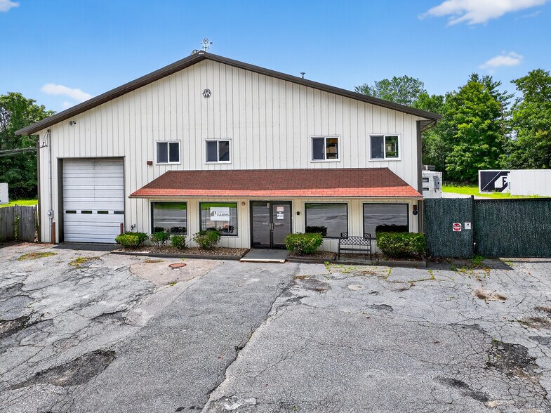 56 Crawford St, Leominster, MA à louer - Photo de l’immeuble – Image 3 sur 7