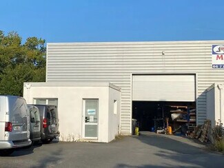 Plus de détails pour Local d'activités à louer