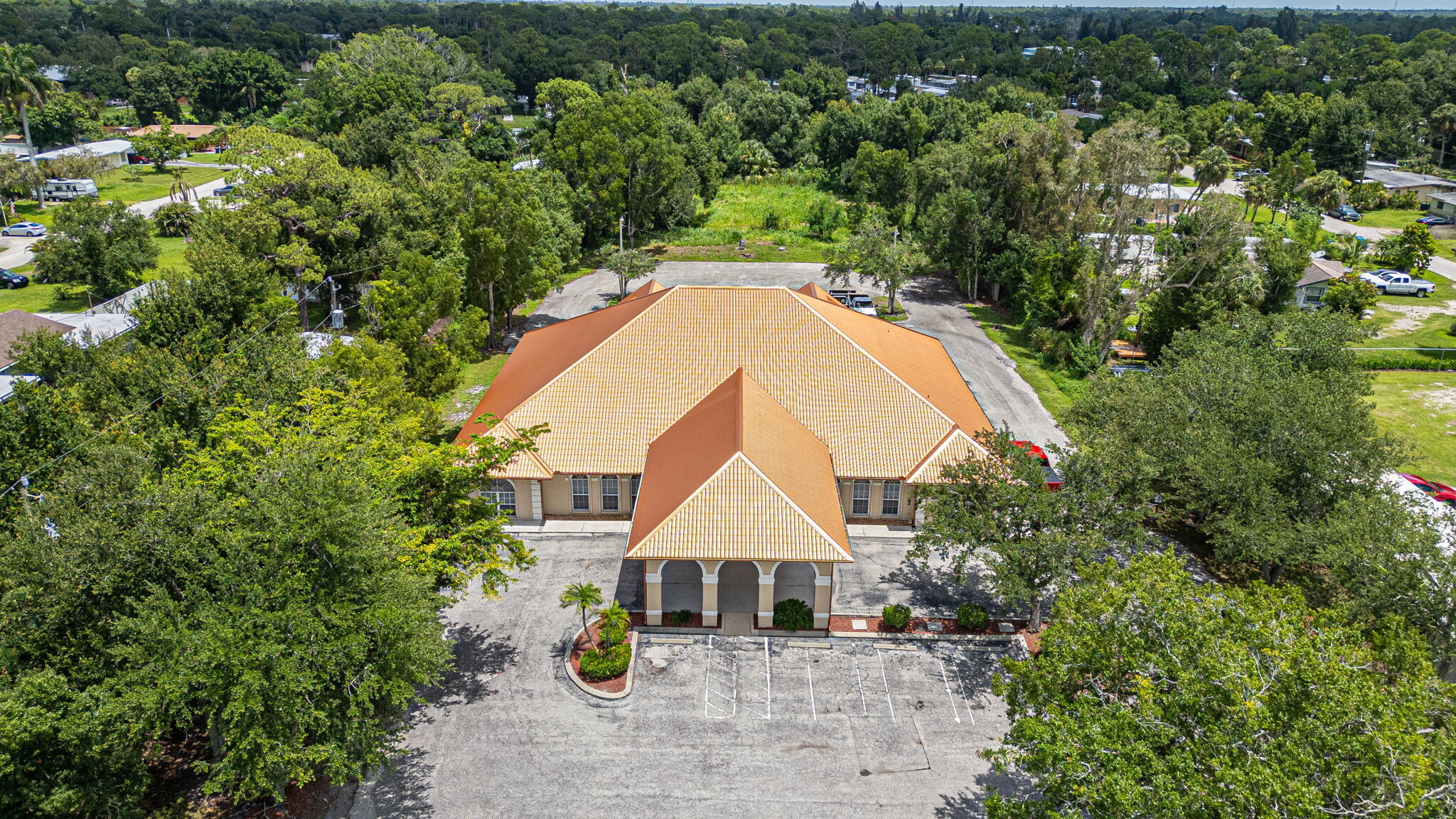 150 Pondella Rd, North Fort Myers, FL à vendre Photo de l’immeuble– Image 1 sur 28