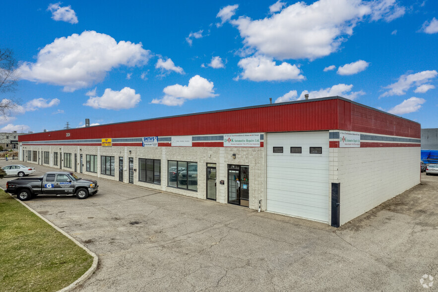 2824 58th Ave SE, Calgary, AB à louer - Photo de l’immeuble – Image 2 sur 5