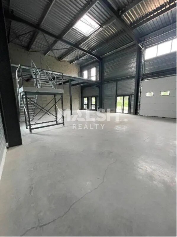 Local d’activités dans Bourgoin-Jallieu à louer Photo de l’immeuble– Image 1 sur 6