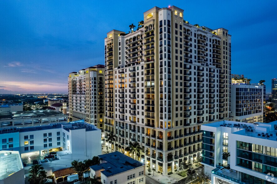 801 S Olive Ave, West Palm Beach, FL à louer - Photo de l’immeuble – Image 2 sur 54