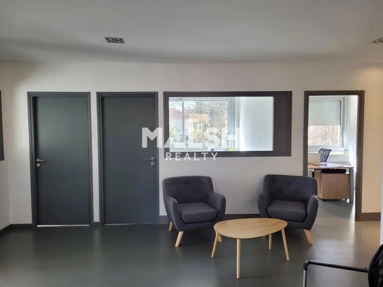 Bureau dans Tassin-la-Demi-Lune à louer - Photo de l’immeuble – Image 3 sur 11