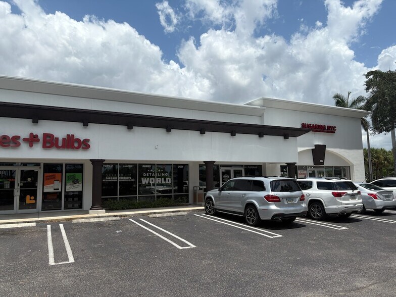 551-553 N State Road 7, West Palm Beach, FL à louer - Photo de l’immeuble – Image 3 sur 4