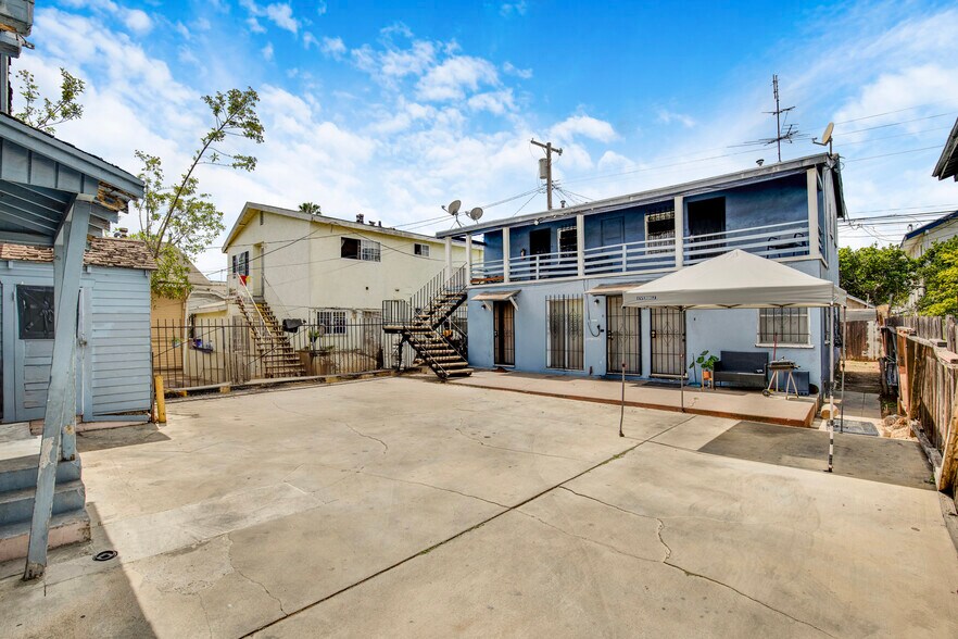 1081 Cherry Ave, Long Beach, CA à vendre - Photo de l’immeuble – Image 3 sur 9