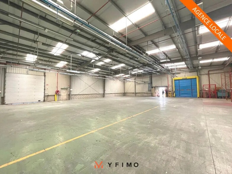 Local d’activités dans Les Mureaux à louer - Photo intérieure – Image 1 sur 3