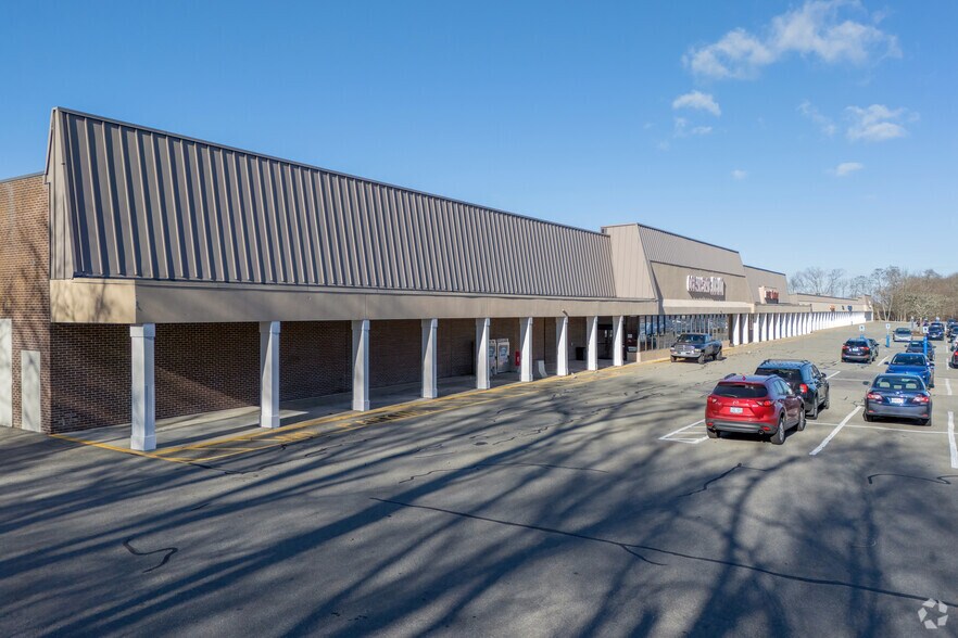 601-607 Metacom Ave, Warren, RI à louer - Photo principale – Image 1 sur 5