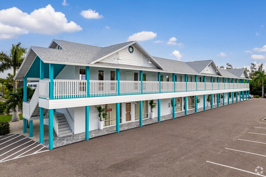 16387 S Tamiami Trl, Fort Myers, FL à louer - Photo de l’immeuble – Image 1 sur 8