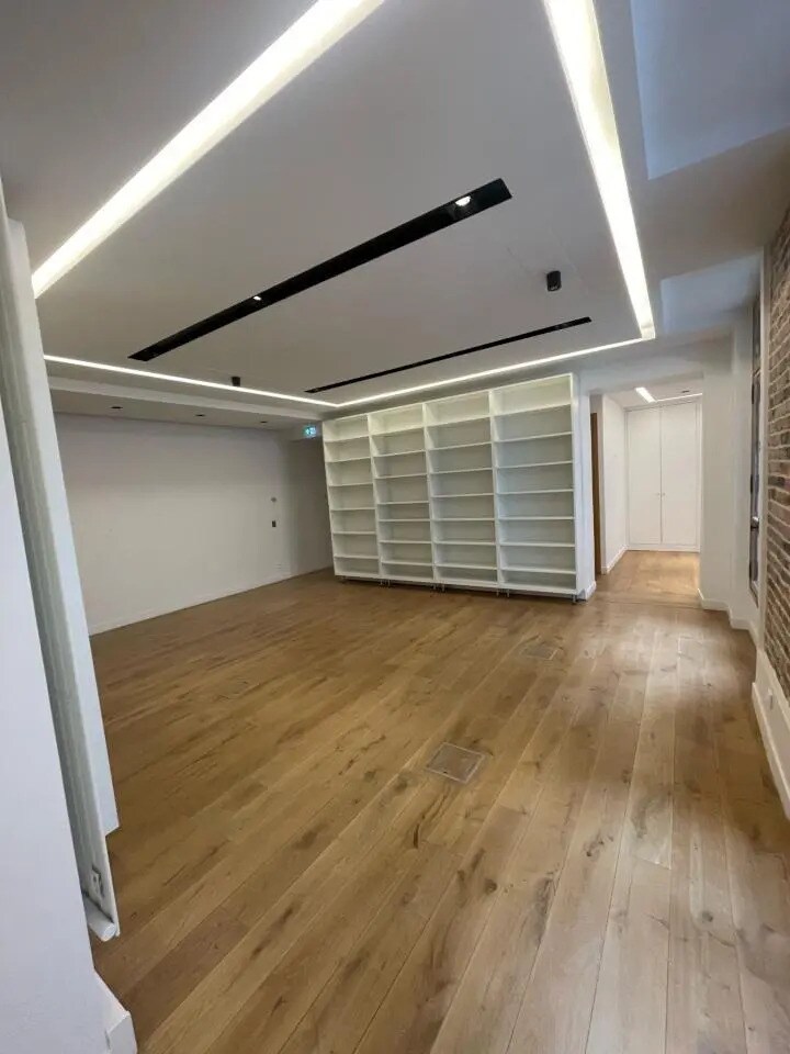 Bureau dans Paris à louer Photo de l’immeuble– Image 1 sur 5