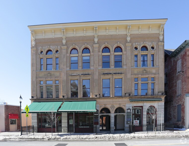 11 South St, Glens Falls, NY à louer - Photo de l’immeuble – Image 3 sur 19