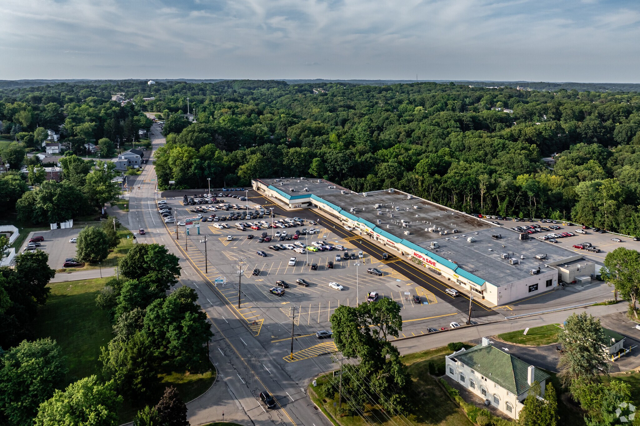 1130 Perry Hwy, Pittsburgh, PA à louer Photo principale– Image 1 sur 13