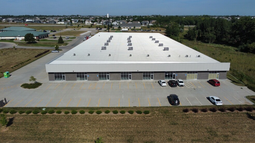 2240 Fletcher Ave, Lincoln, NE à louer - Photo de l’immeuble – Image 3 sur 7