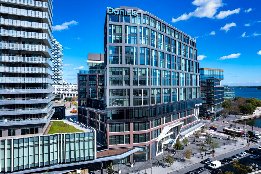 130 Queens Quay E, Toronto, ON à vendre - Photo de l’immeuble – Image 3 sur 22